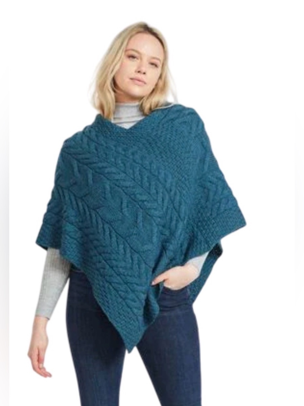 Aran Mills Cable Knit Triangular Poncho Merino Wool , One size - Picture 3 of 11